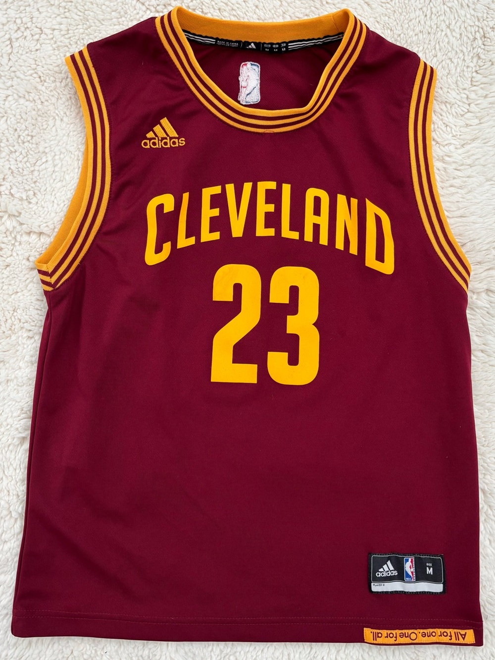 Adidas Cleveland Cavaliers LeBron James #23 youth jersey - size M